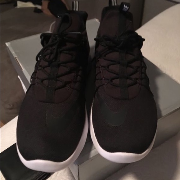 Nike men’s black sneakers size 11 - Picture 1 of 5